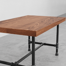 Load image into Gallery viewer, Classic Coffee Table