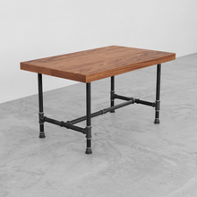 Load image into Gallery viewer, Classic Coffee Table